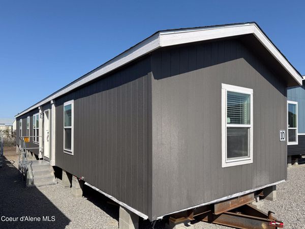 195 Davis Rd , Sagle, ID 83860