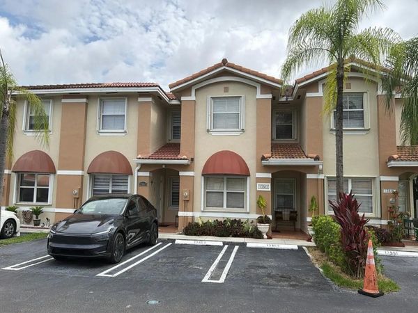 13863 SW 62nd Terrace , Miami, FL 33183