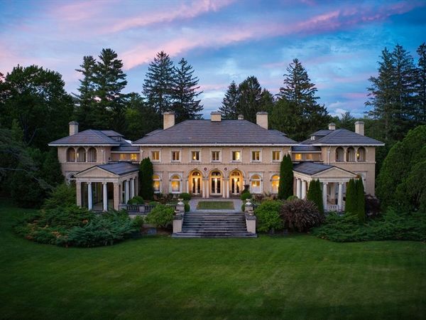 11 Hawthorne, Stockbridge, MA 01262
