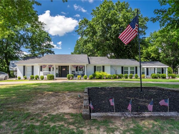 216 W Bush Street , Prairie Grove, AR 72753