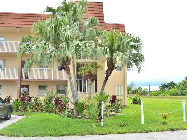 8841 Sunrise Lakes Boulevard, Unit 112, Sunrise, FL 33322