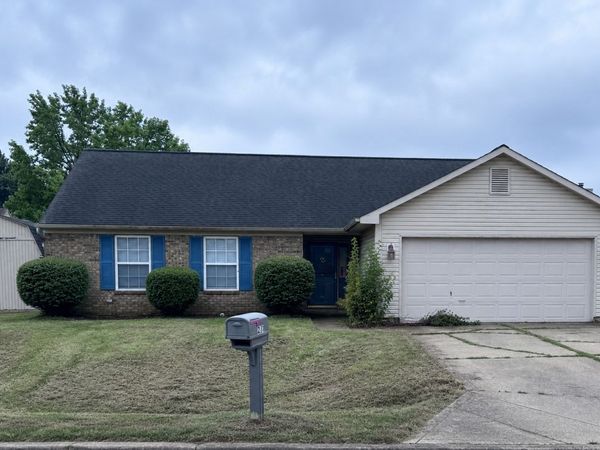 2119 W Van Arsdall Court , Columbus, IN 47201
