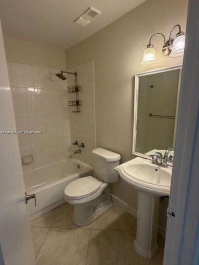 10725 Cleary Blvd , Unit 211, Plantation, FL 33324 Photo