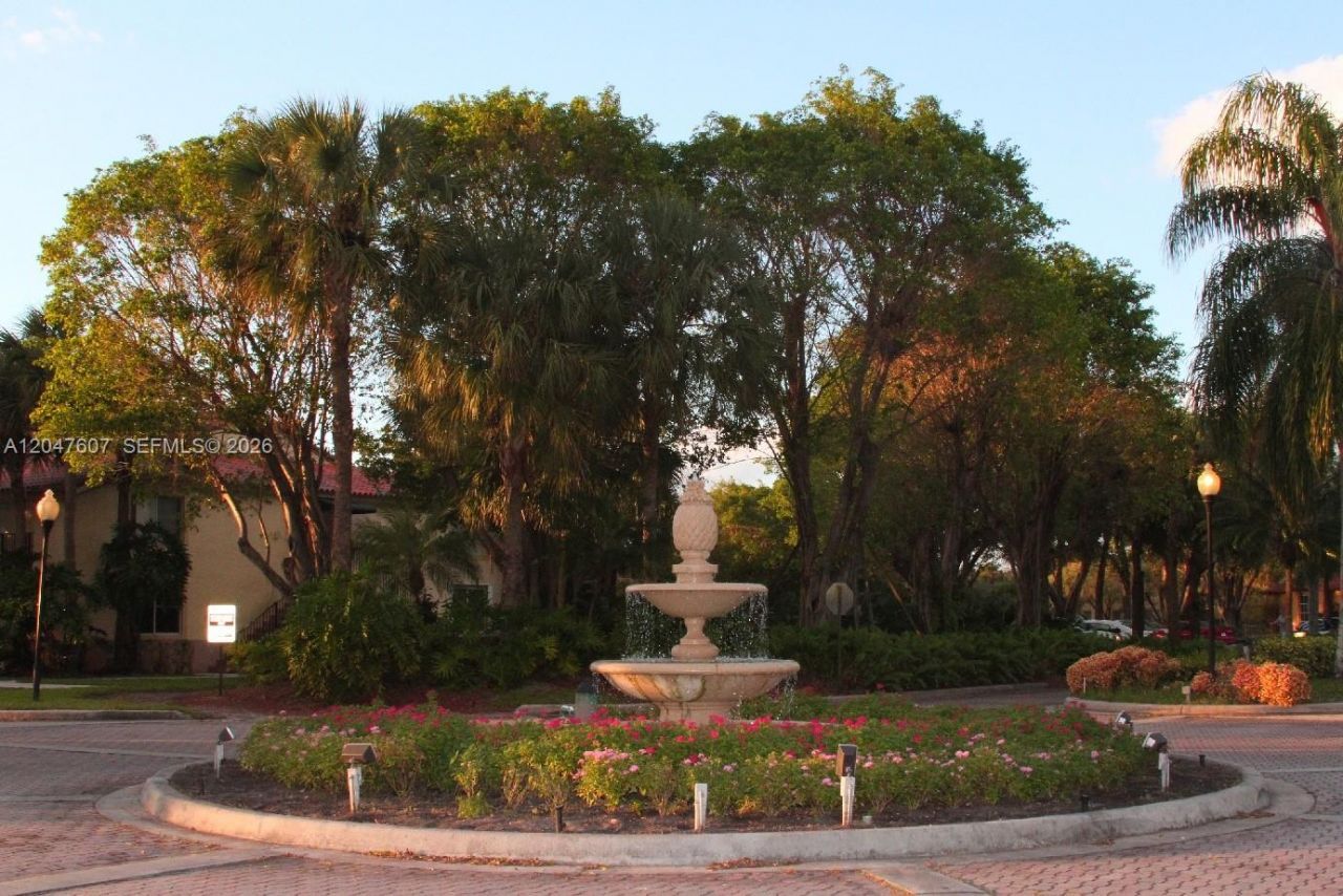 10725 Cleary Blvd , Unit 211, Plantation, FL 33324 Photo