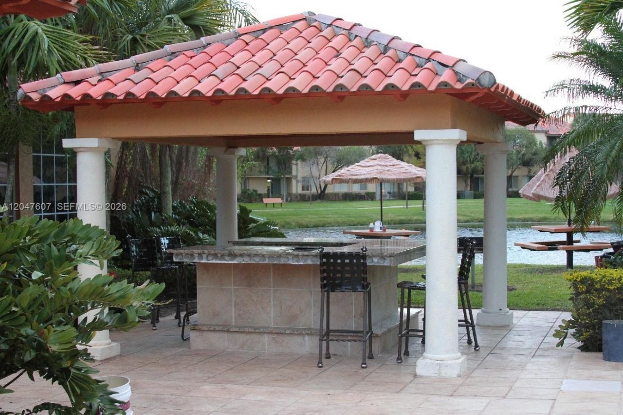 10725 Cleary Blvd , Unit 211, Plantation, FL 33324 Photo