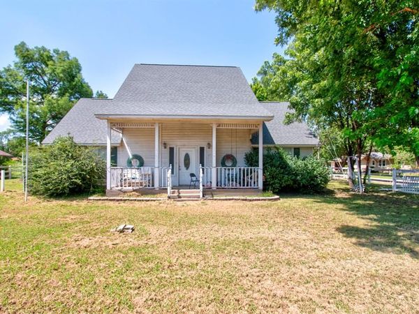 503 Sherman Street, Tioga, TX 76271