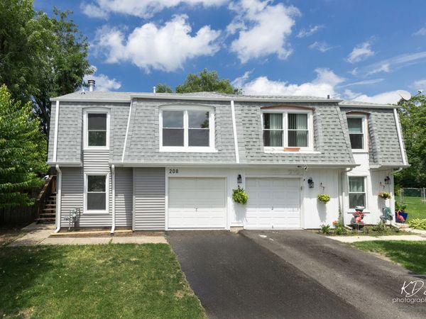 208 Granada Court , Bolingbrook, IL 60440