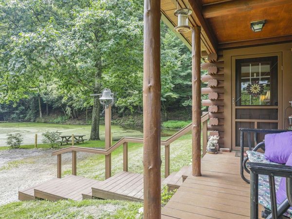 7899 Old Logan Road SE, Sugar Grove, OH 43155