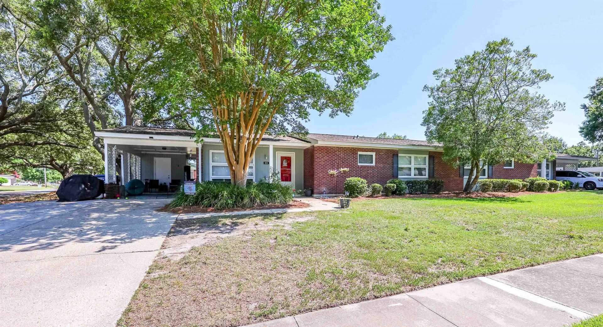 854 Pampas Dr. Photo 1