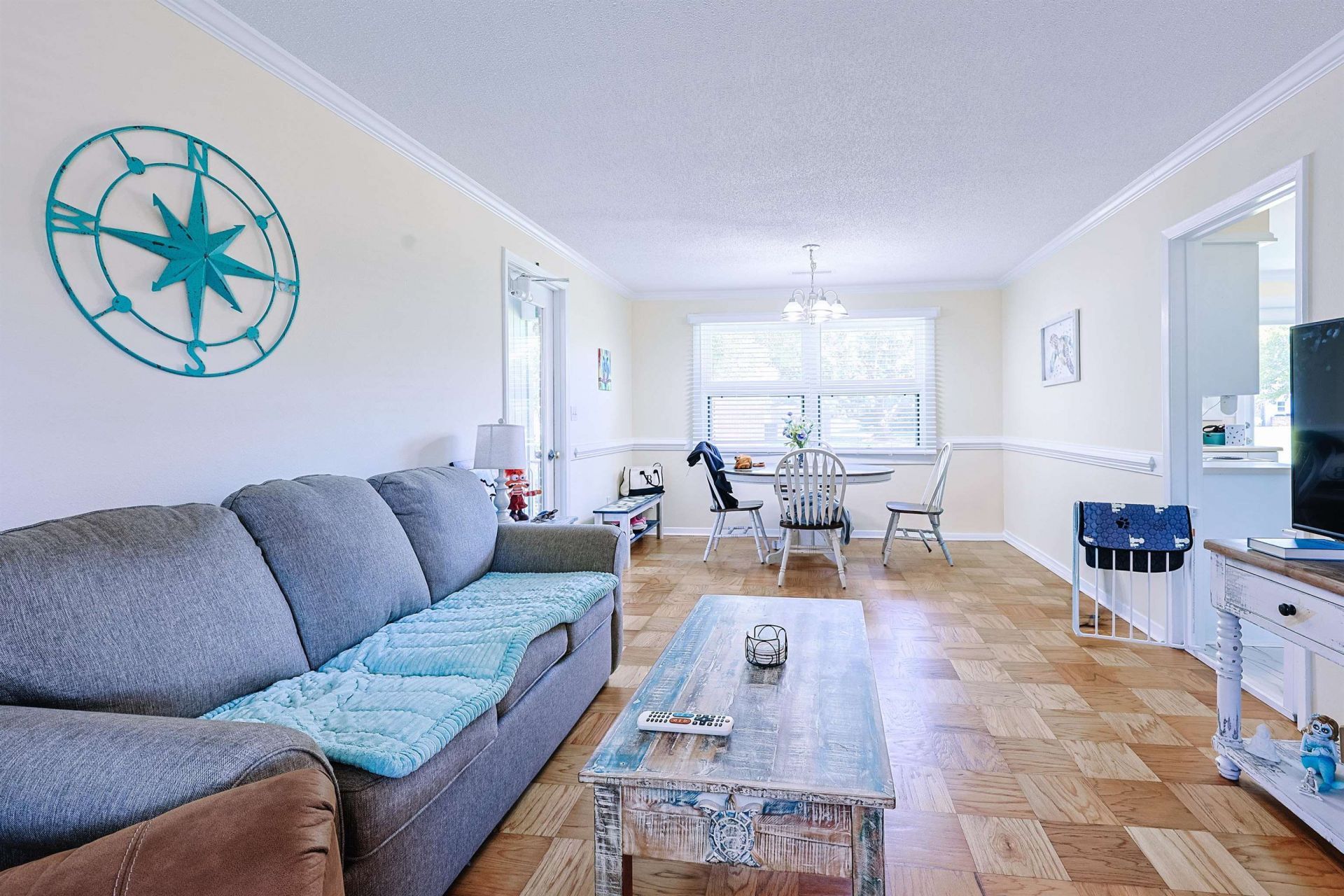 854 Pampas Dr.  Photo 4