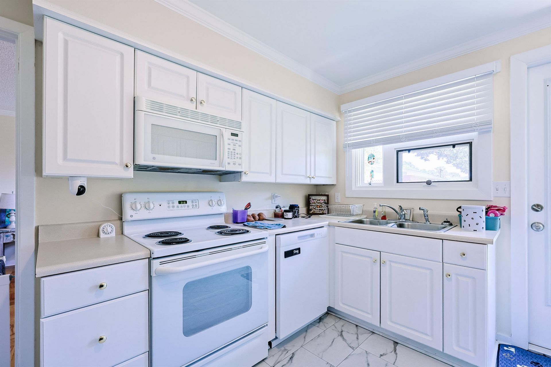 854 Pampas Dr.  Photo 5