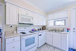 854 Pampas Dr.  photo 4