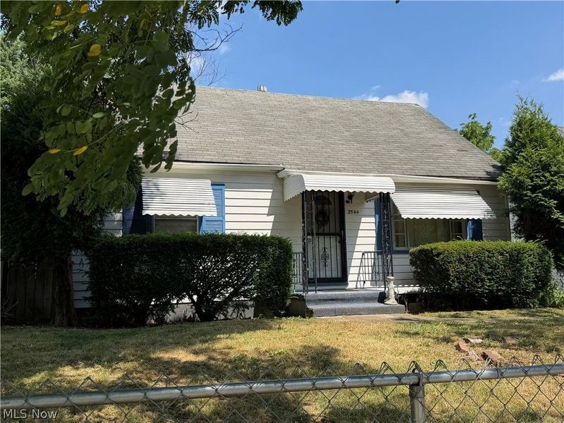 2544 Gilbert Avenue NE, Canton, OH 44705 Photo 2