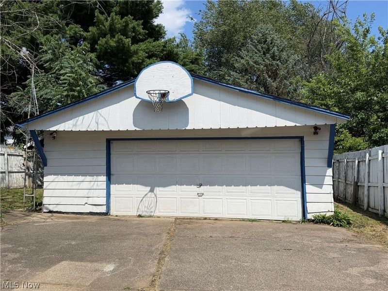 2544 Gilbert Avenue NE, Canton, OH 44705 Photo 4