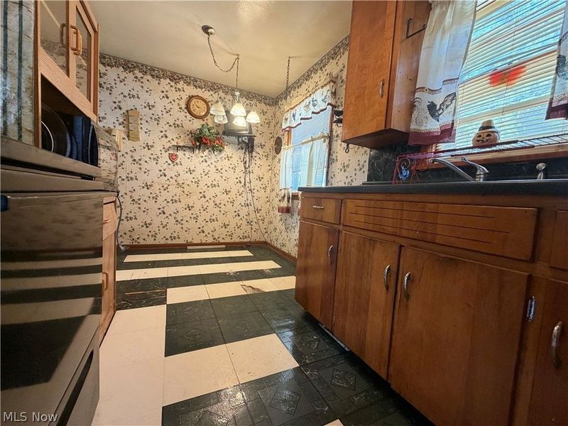 2544 Gilbert Avenue NE, Canton, OH 44705 Photo 6