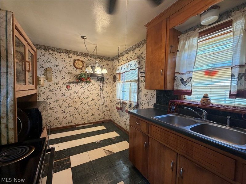 2544 Gilbert Avenue NE, Canton, OH 44705 Photo 8