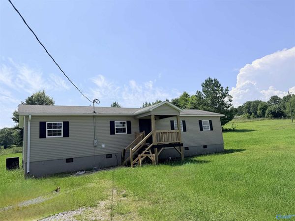 51 Dry Creek Lane, Gadsden, AL 35903