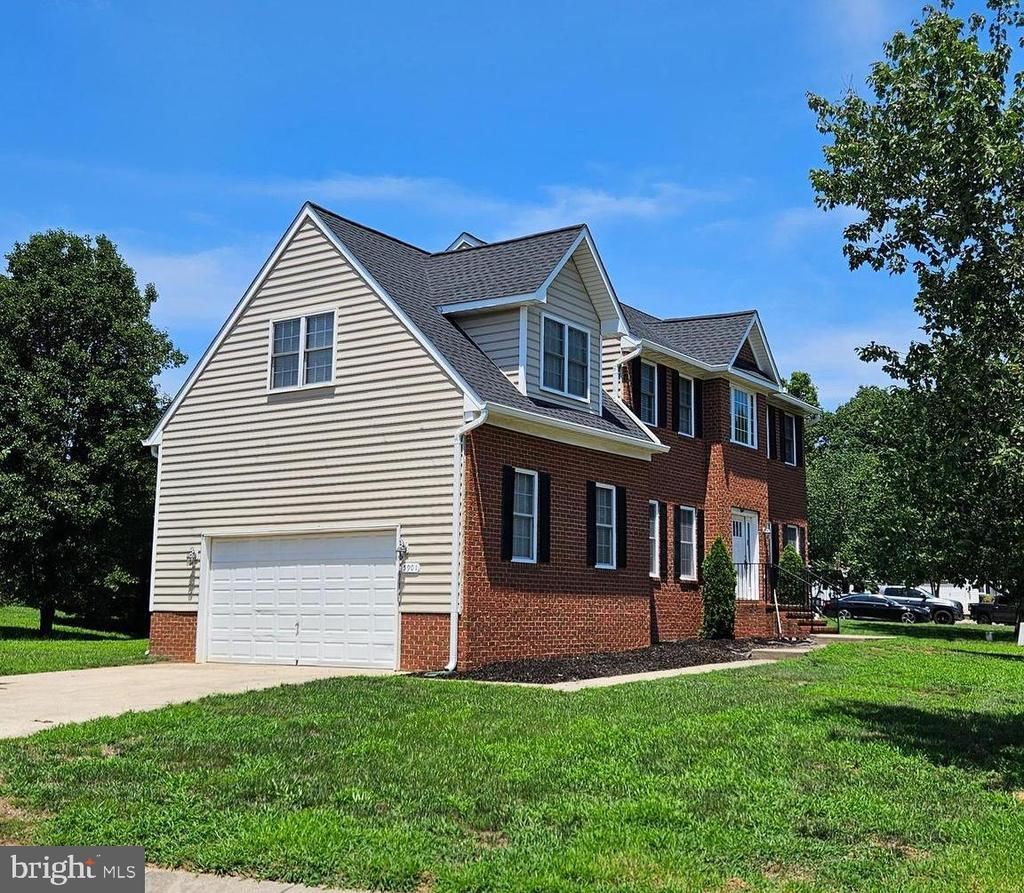 5901 W Copper Mountain Drive, Spotsylvania, VA 22553 Main Photo
