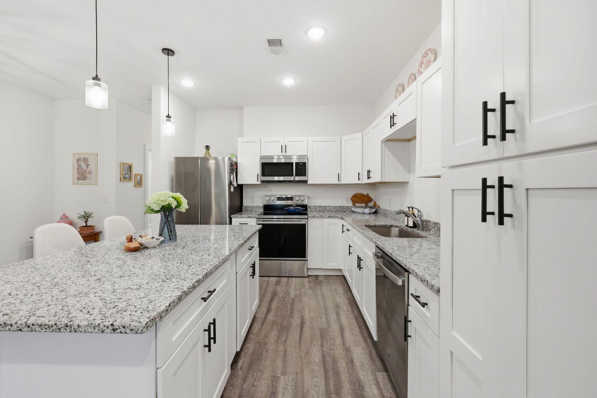 4227 Barnwell Avenue Photo 8