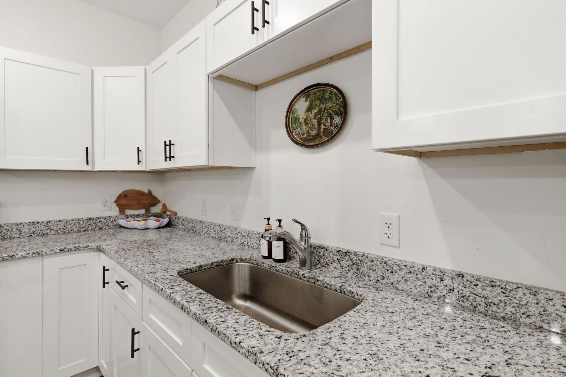 4227 Barnwell Avenue Photo 9