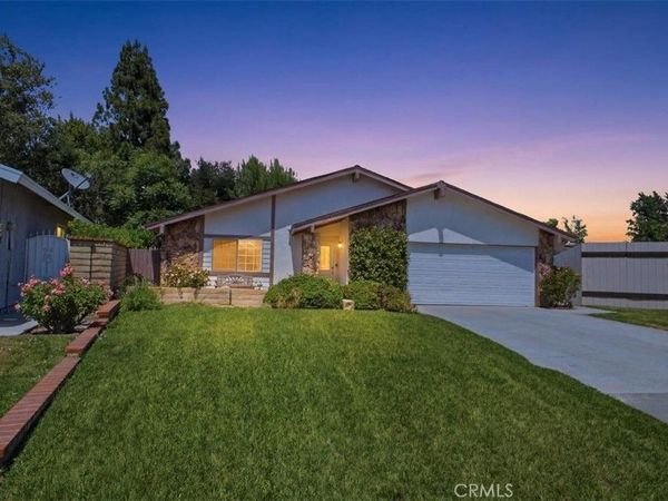 25097 Green Mill Avenue, Newhall, CA 91321
