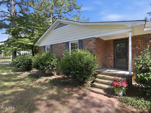 4909 Hermitage Road , Trent Woods, NC 28562