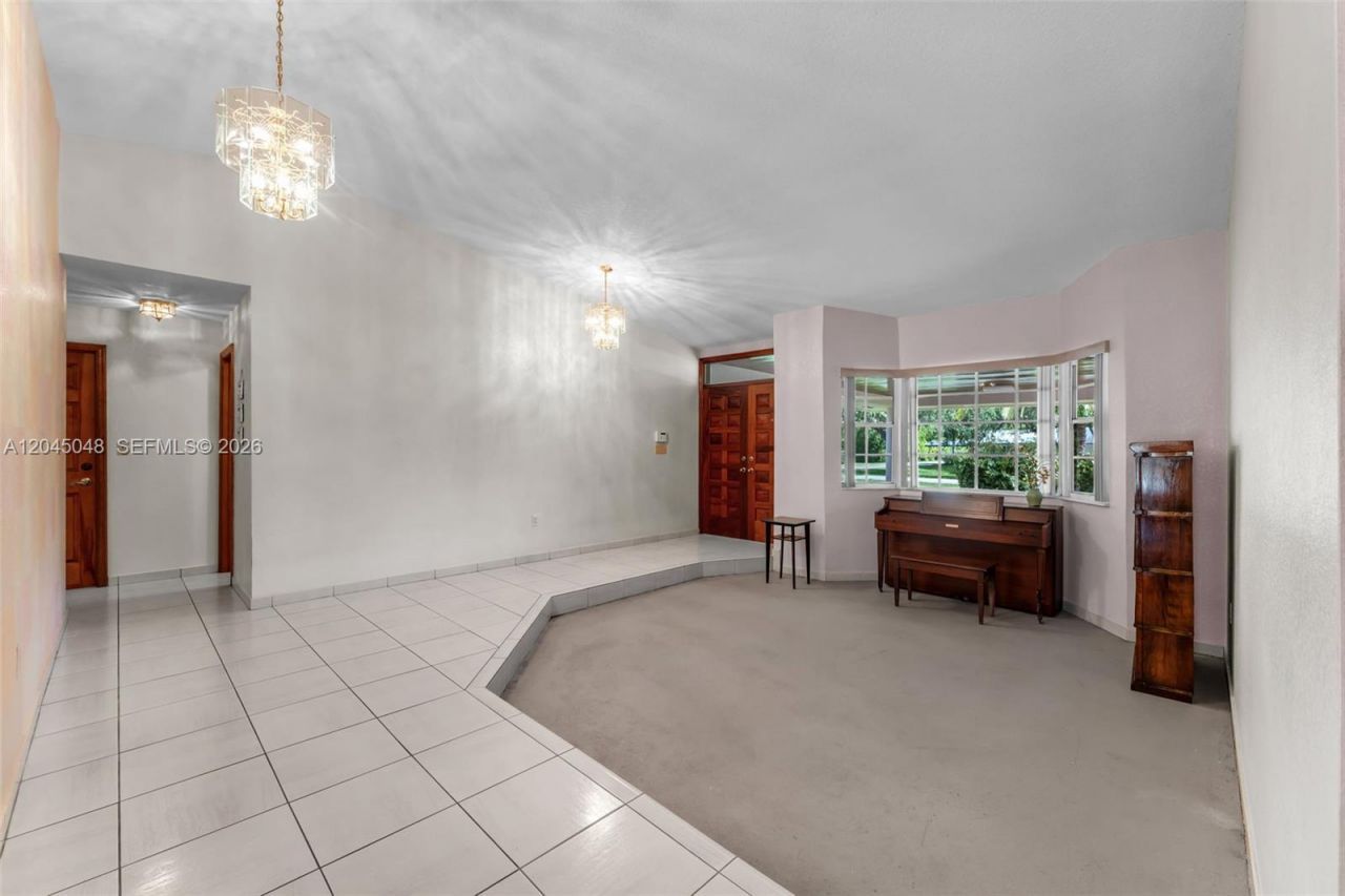 9900 SW 62nd St , Miami, FL 33173 Photo