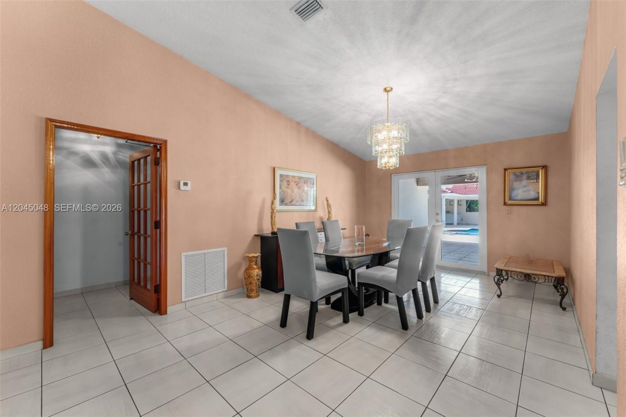 9900 SW 62nd St, Miami, FL 33173 Photo