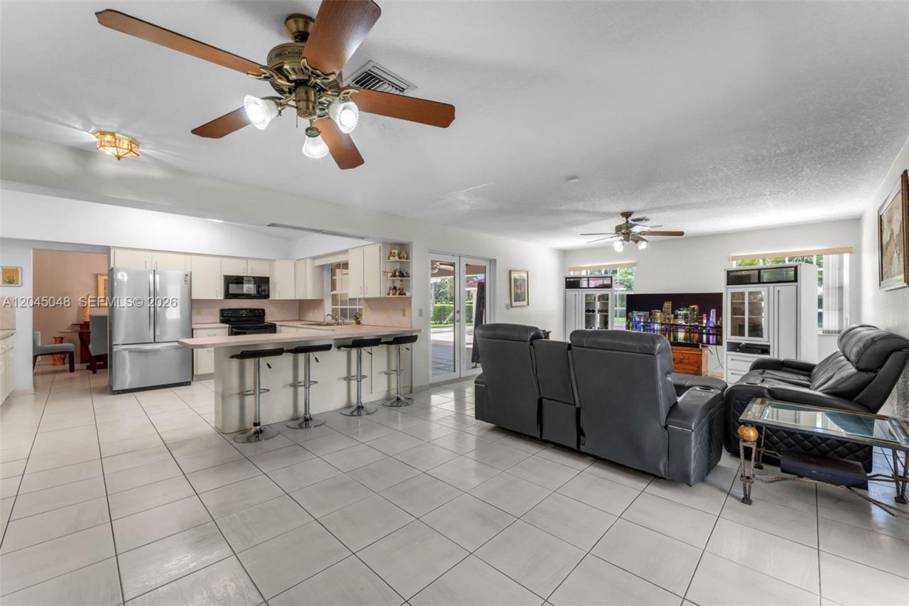 9900 SW 62nd St , Miami, FL 33173 Photo