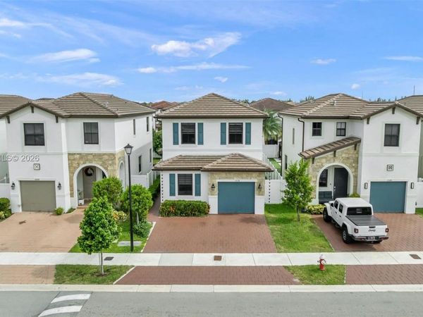 3538 W 108th St , Hialeah, FL 33018