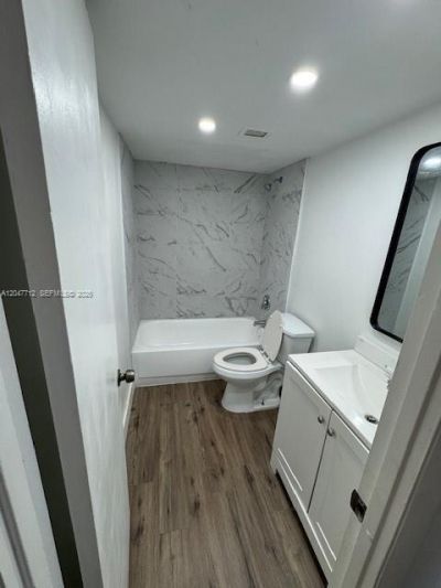 492 NW 165th St Rd , Unit C-415, Miami, FL 33169 Photo