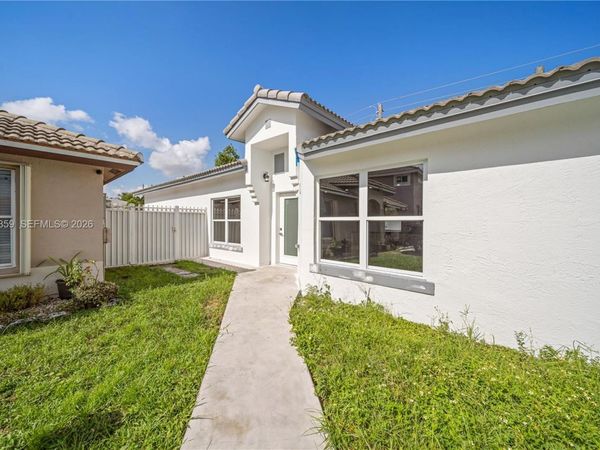 5680 NW 187th St , Miami Gardens, FL 33055