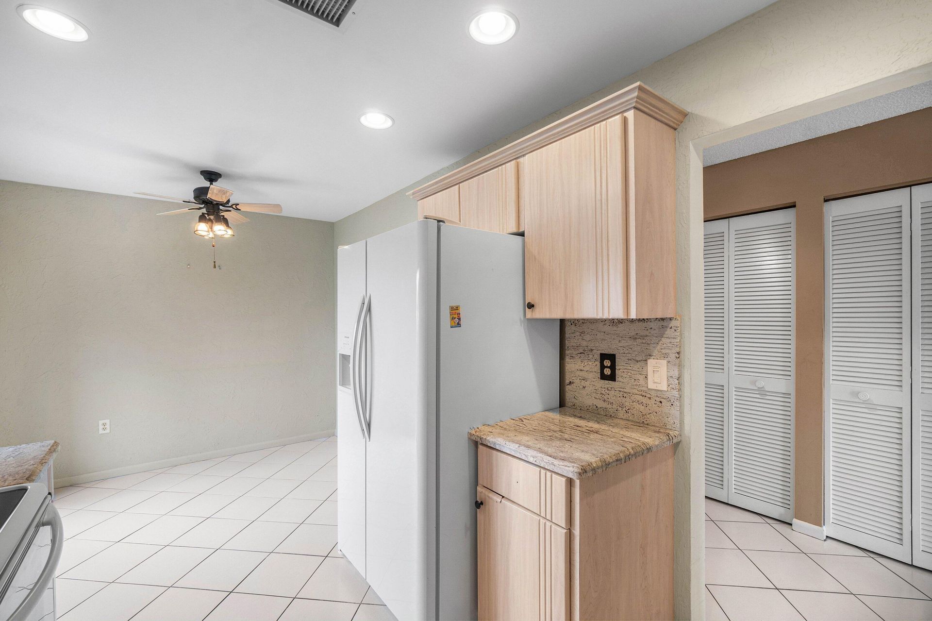3 Stratford Drive E, Unit G, Boynton Beach, FL 33436 Photo