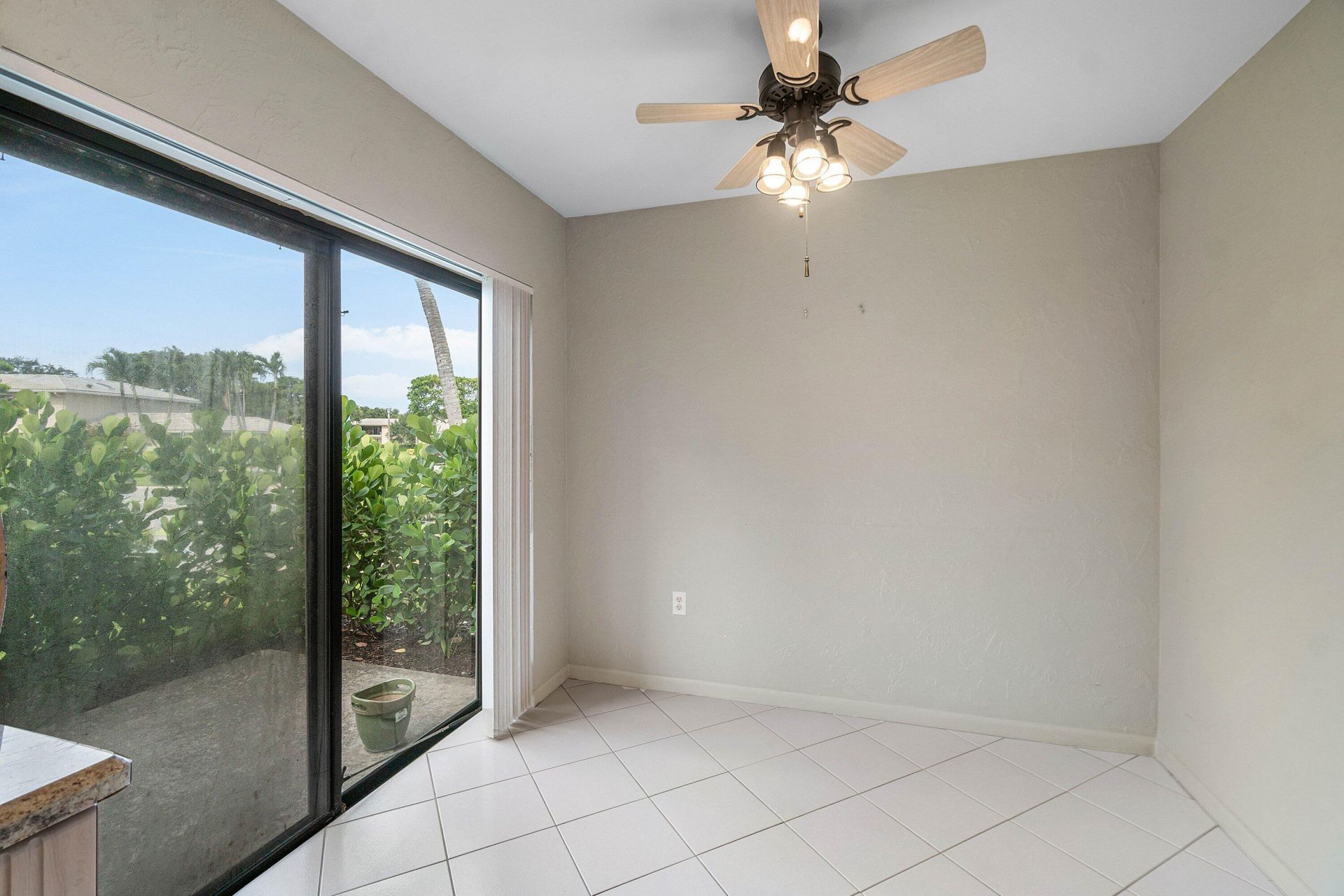 3 Stratford Drive E, Unit G, Boynton Beach, FL 33436 Photo