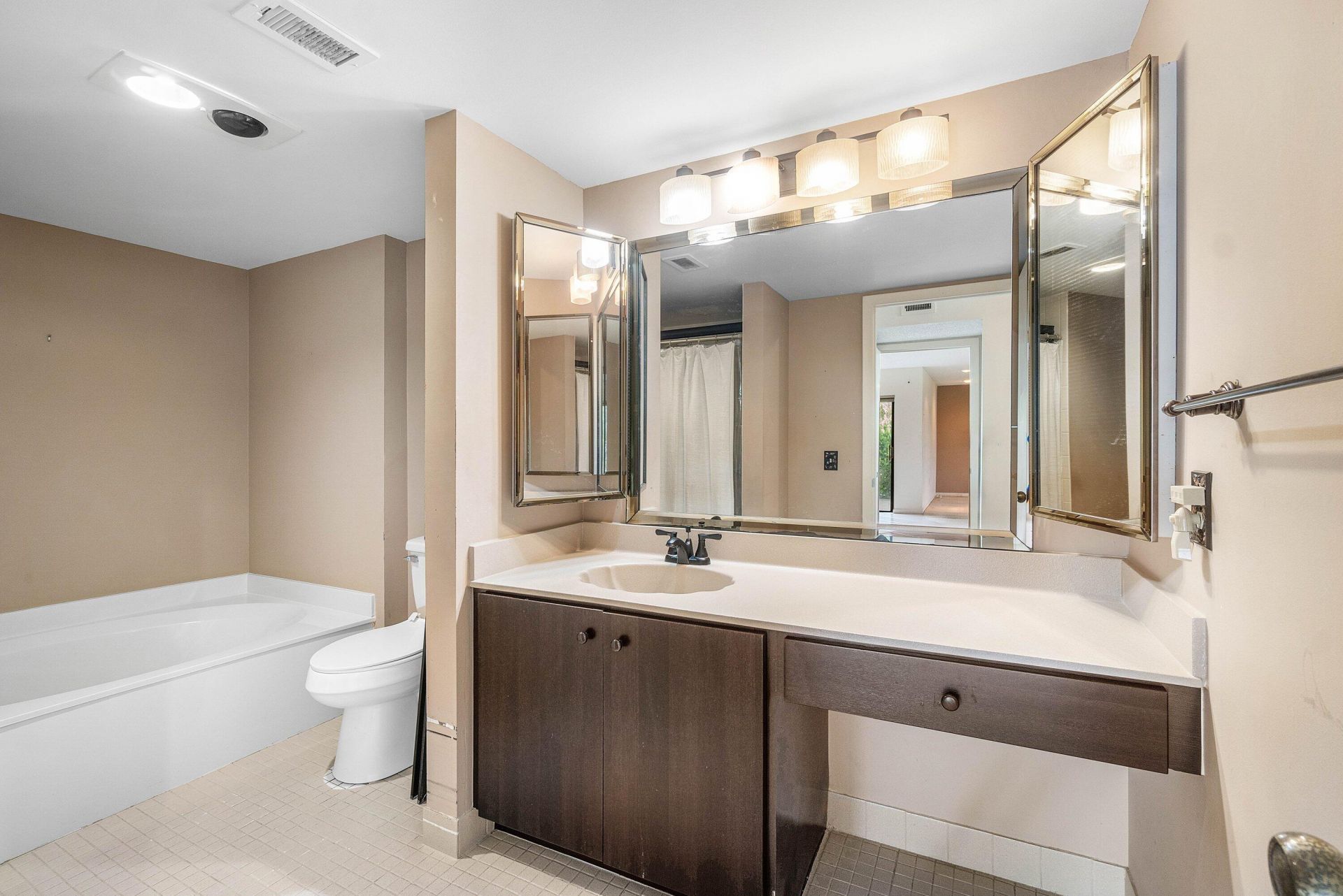 3 Stratford Drive E, Unit G, Boynton Beach, FL 33436 Photo
