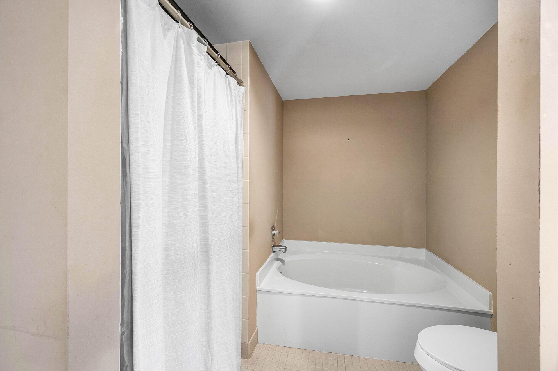 3 Stratford Drive E, Unit G, Boynton Beach, FL 33436 Photo