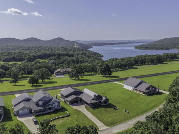 401 Discovery Bay Drive , Shell Knob, MO 65747