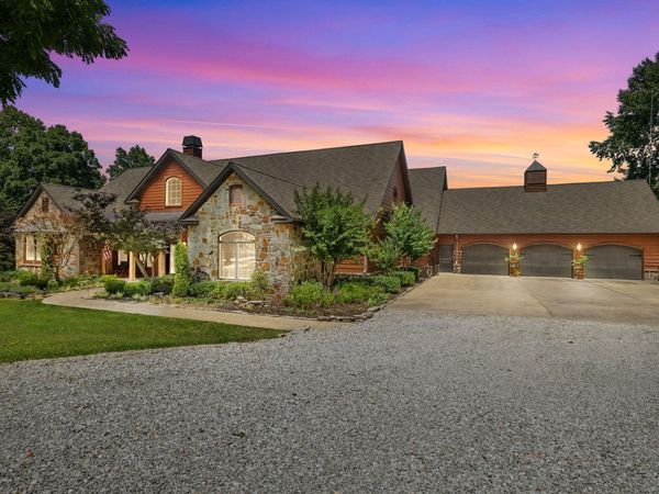 315 Buckskin, Pineville, MO 64856