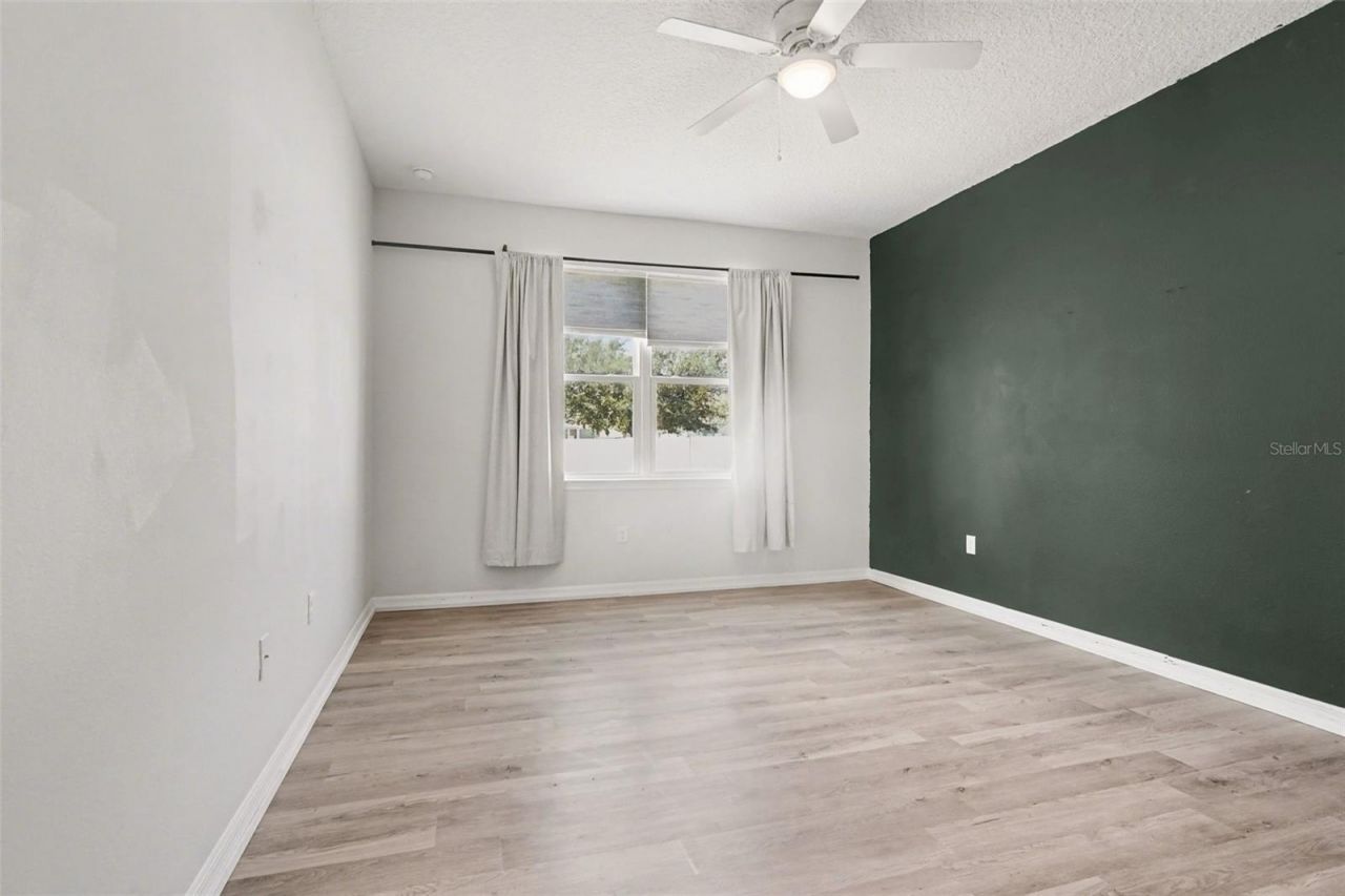 2735 Rowan Street , Tavares, FL 32778 Photo