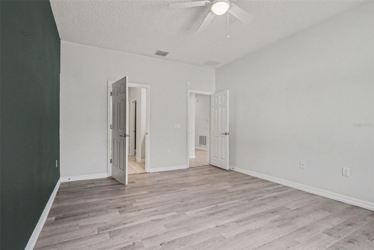 2735 Rowan Street , Tavares, FL 32778 Photo