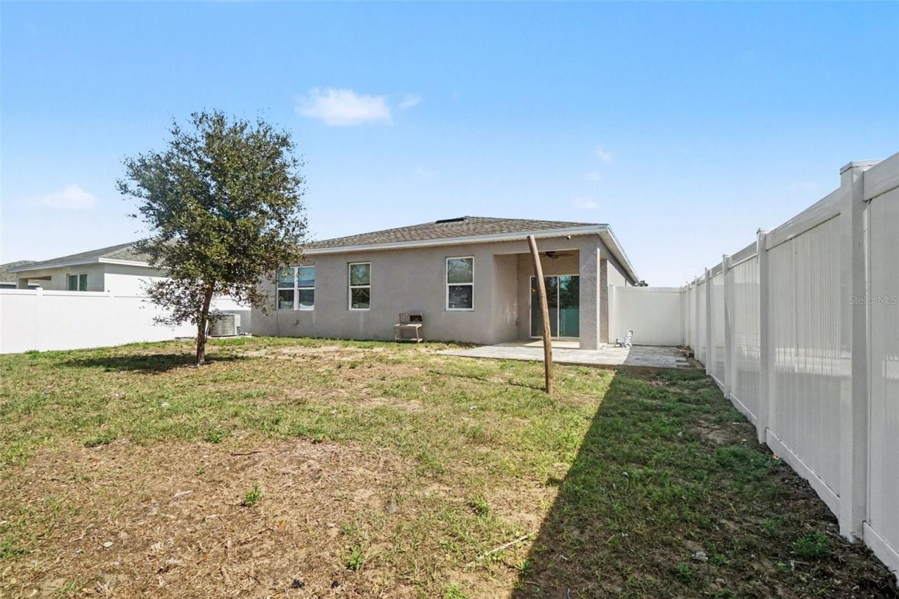 2735 Rowan Street , Tavares, FL 32778 Photo