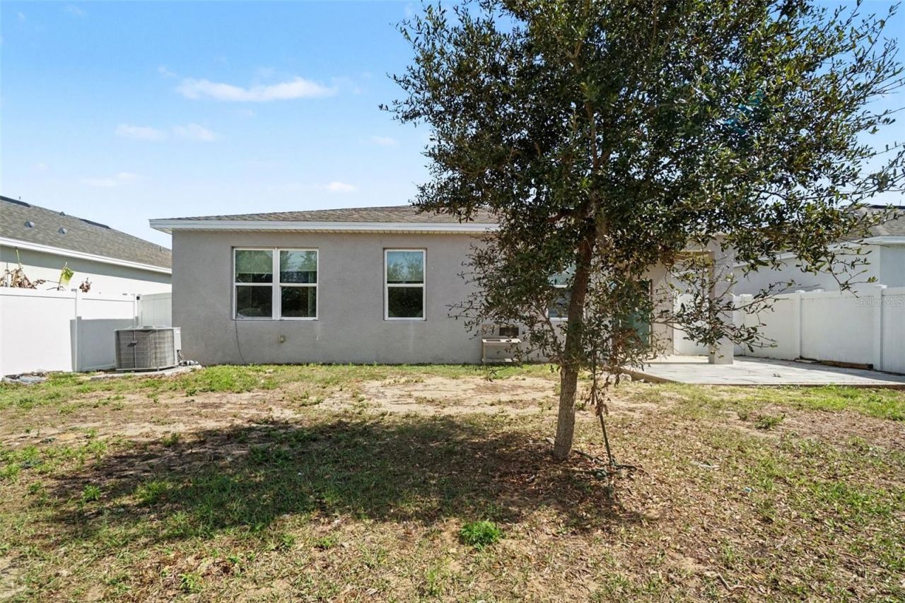 2735 Rowan Street , Tavares, FL 32778 Photo