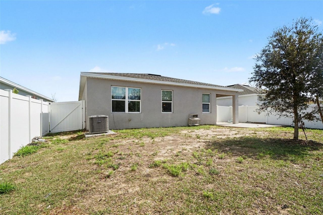 2735 Rowan Street , Tavares, FL 32778 Photo