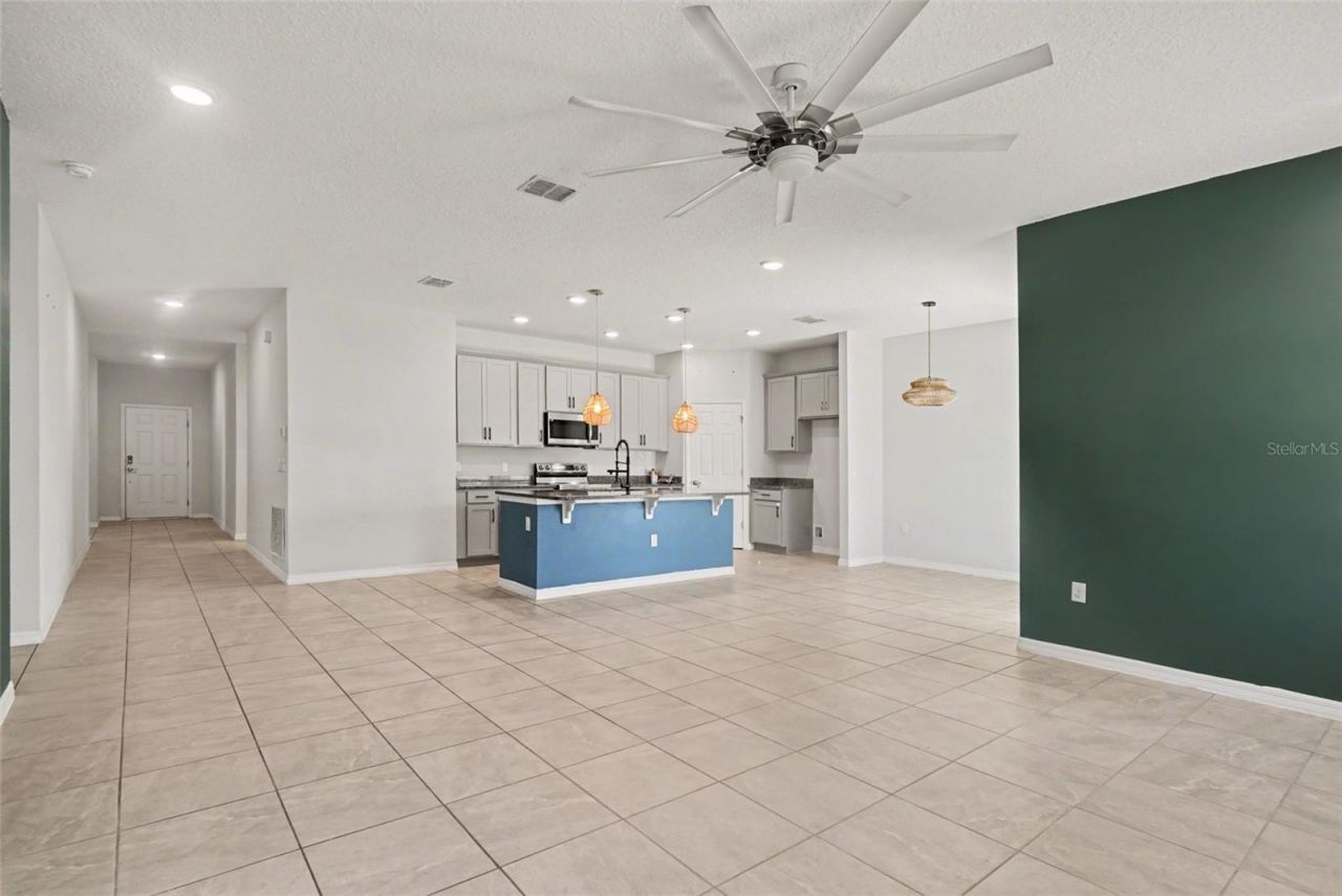 2735 Rowan Street , Tavares, FL 32778 Photo