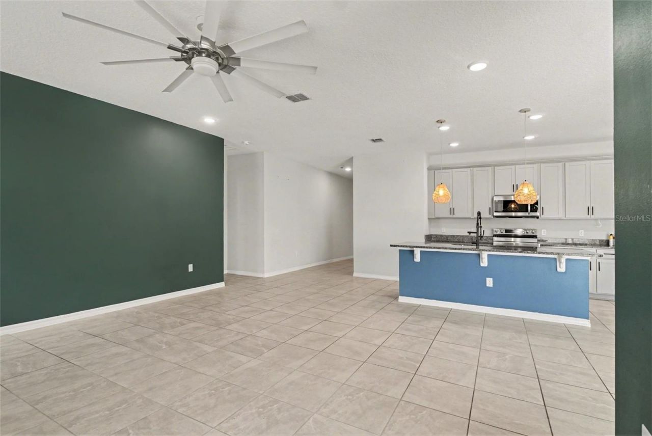 2735 Rowan Street , Tavares, FL 32778 Photo