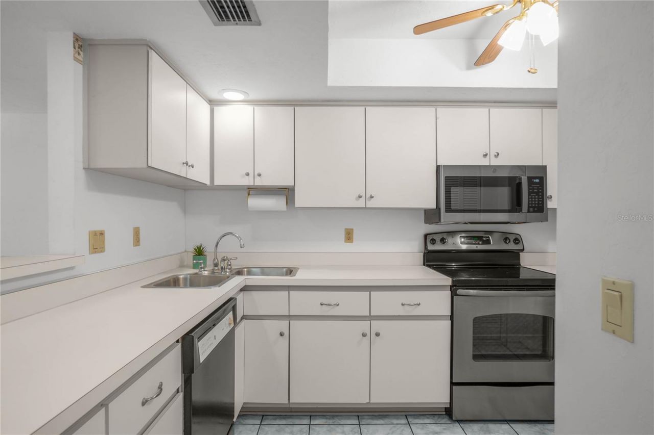 270 E Glassboro Court , Unit 2B, Hernando, FL 34442 Photo