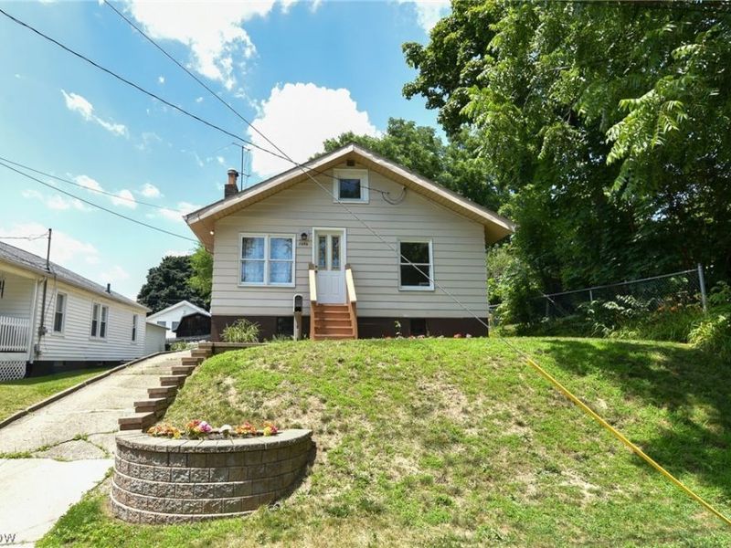 2696 Christensen Avenue, Akron, OH 44314 Photo 2