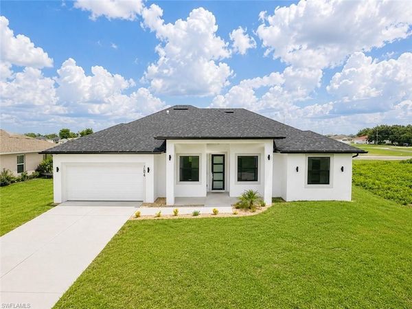 7004 ALPINE CT , LABELLE, FL 33935