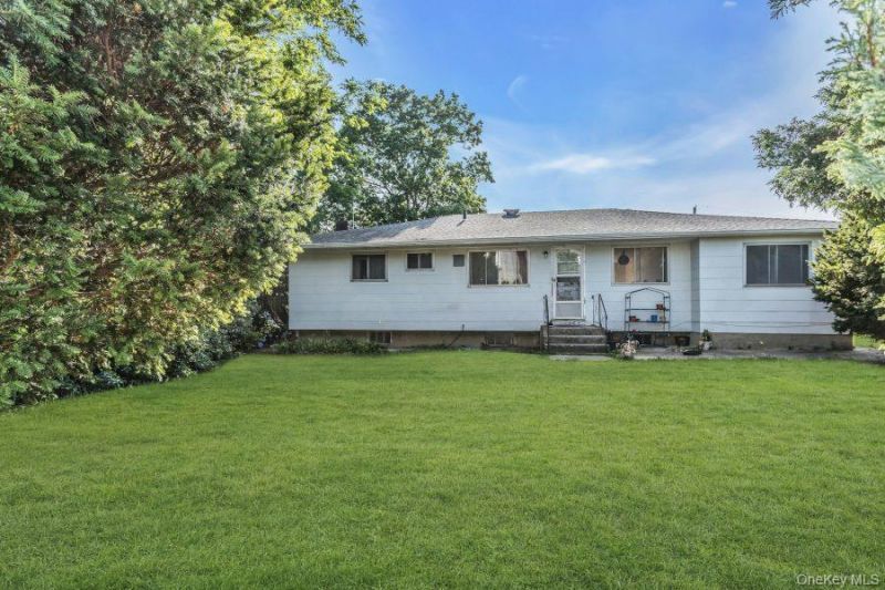 61 Redwood Lane , Massapequa Park, NY 11762 Main Photo