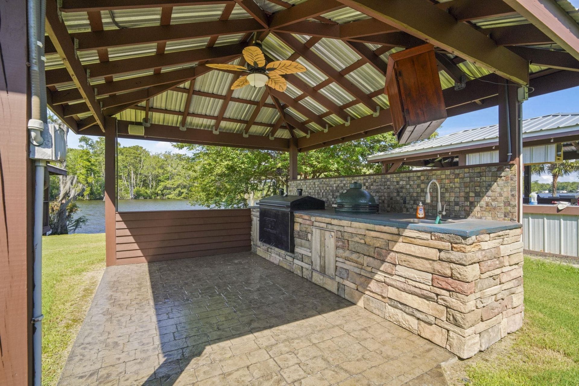 480 River Front N  Photo 16